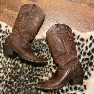 Ariat Brown Leather Cowboy Boots (7)